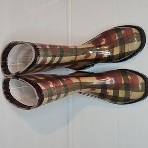 Burberry Heart Print Check Rain Boot Size 39